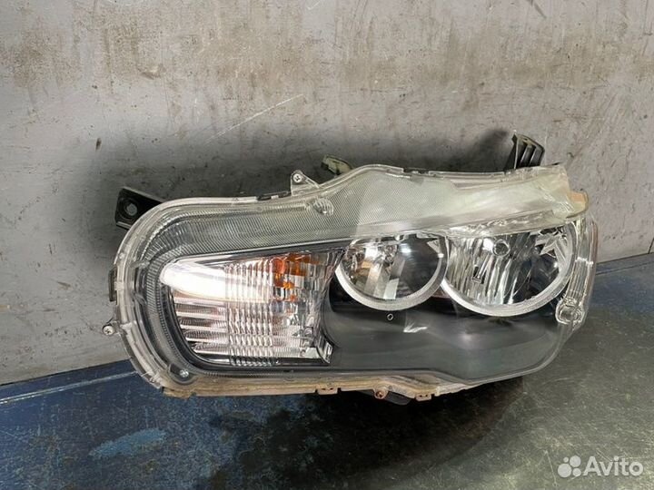 Фара галоген левая Mitsubishi Lancer 10 CY