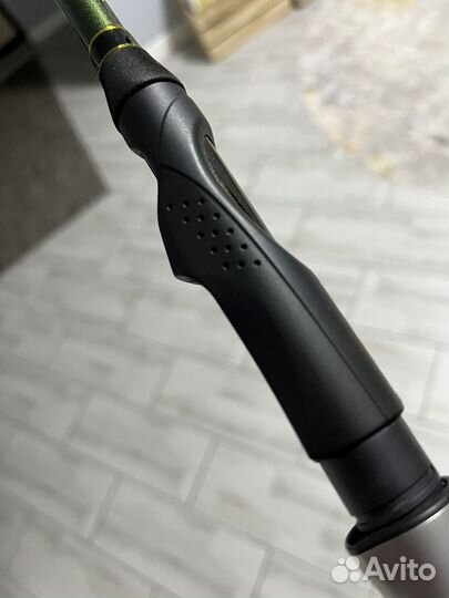 Продаю спиннинг Максимус циркон 2,2м