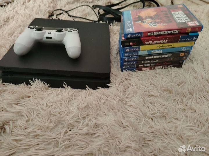 Sony PS4 Slim + 10 игр на дисках