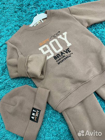 Костюм тройка новый