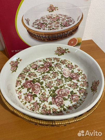 Большое круглое блюдо