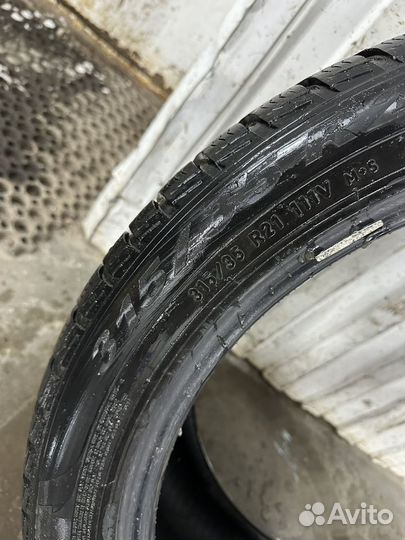 Pirelli Scorpion 275/45 R21 и 315/35 R21