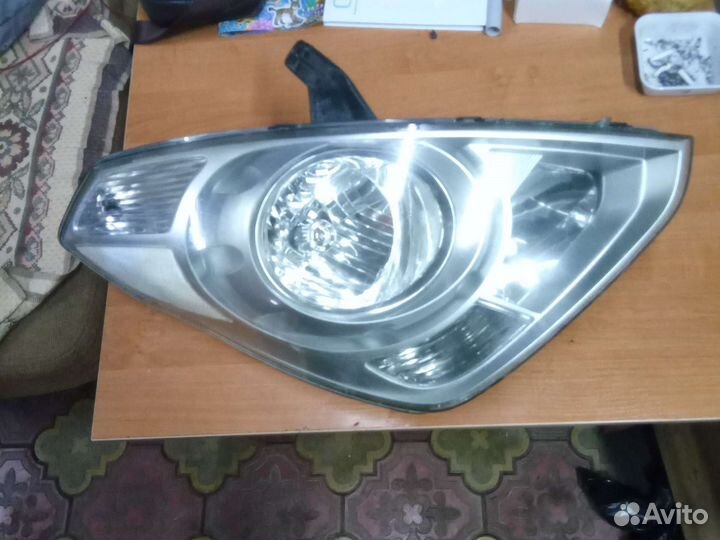 Фара передняя на Hyundai starex h1