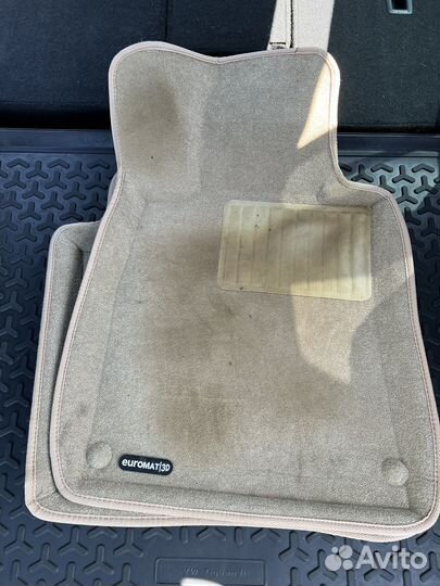 Автомобильные коврики 3d