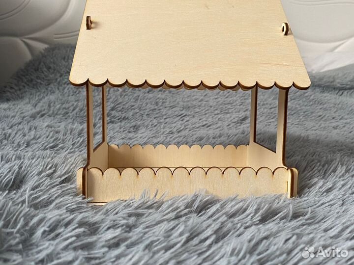 Кормушка для птиц уличная