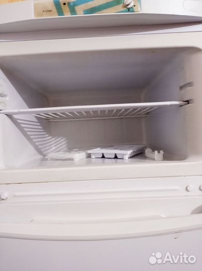 Холодильник indesit