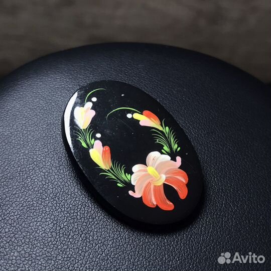 Советская Пластиковая Брошь Ручная Роспись Клеймо