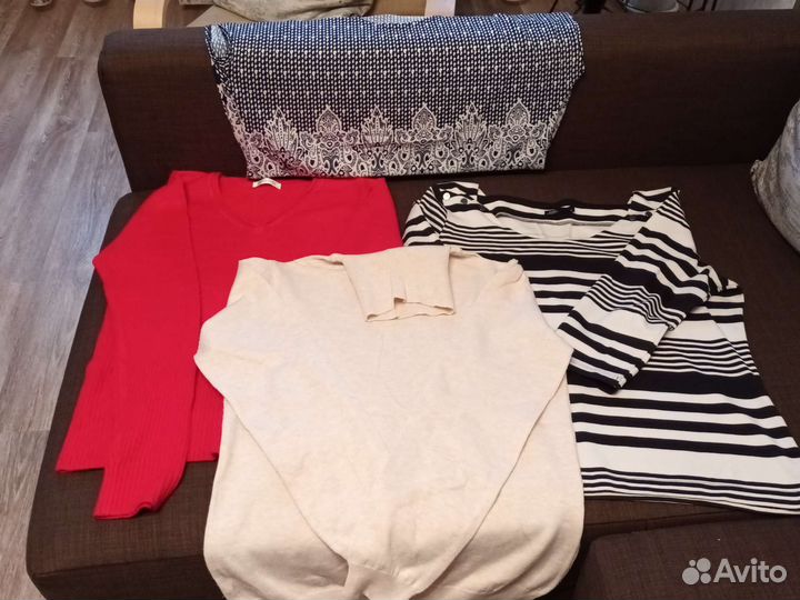 Вещи пакетом на 48 размер,водолазки