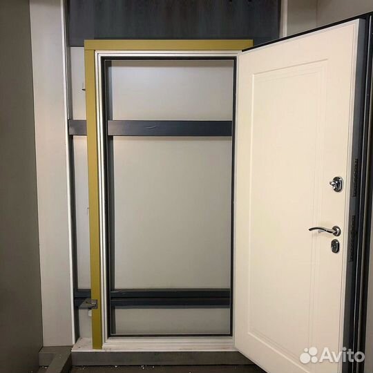 Входная дверь