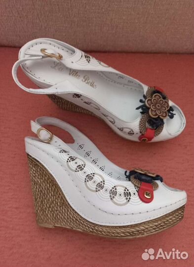 Босоножки кожа новые