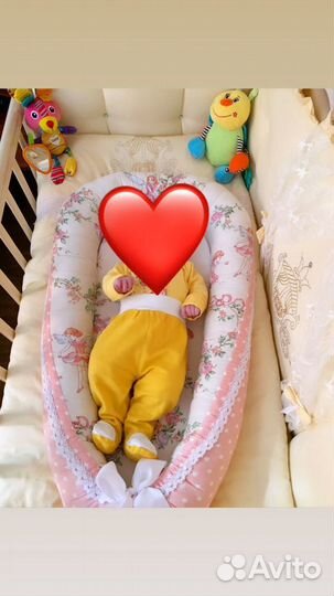 Детская кроватка с маятником и ящиком