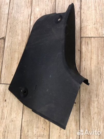Накладка двери багажника задняя правая Ford Focus