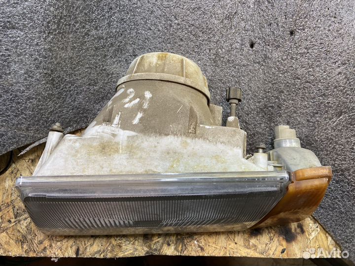 Фара передняя левая 2109