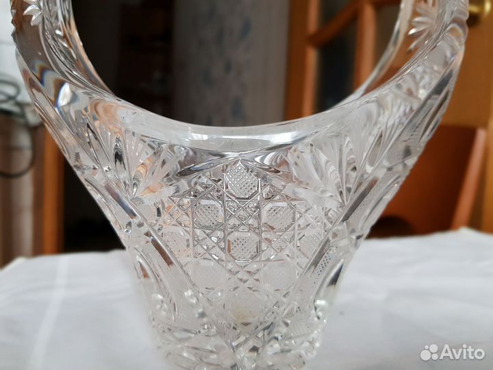 Ваза хрустальная-корзинка