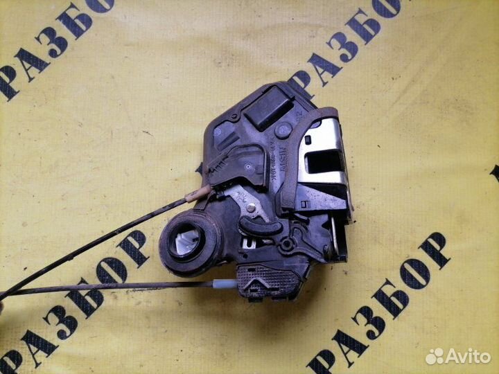Замок двери задней правой Suzuki Grand Vitara