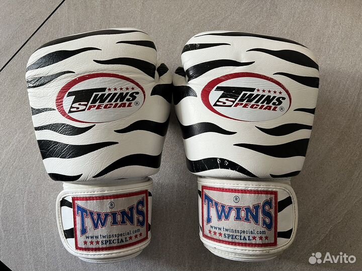 Боксерские перчатки Twins special