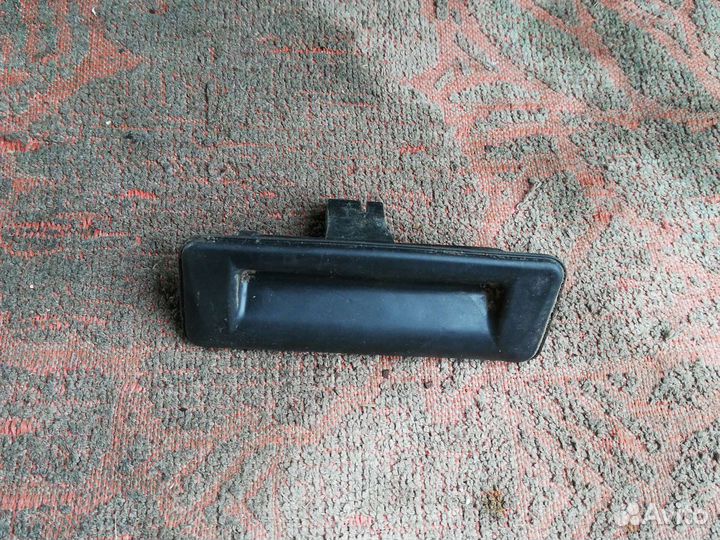 Кнопка крышки багажника Шкода Рапид