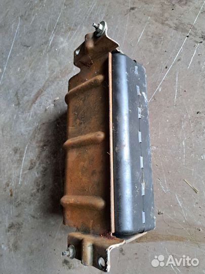 Подушка безопасности в торпедо Jaguar x-type