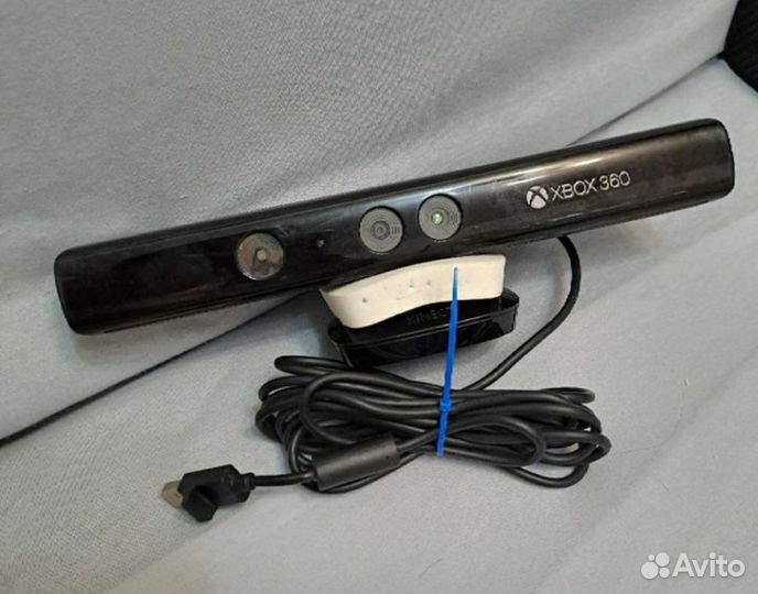 Xbox 360 E +Kinekt +500 Gb +20 игр