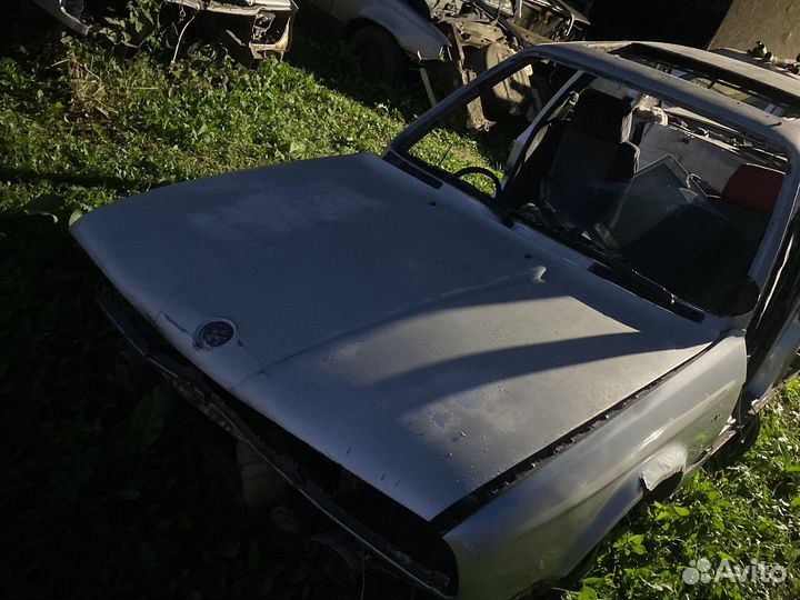 Капот bmw е30