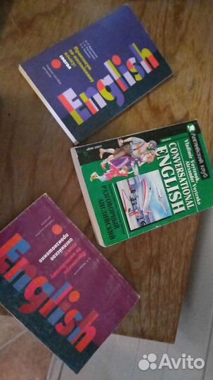 Книги и кофточка