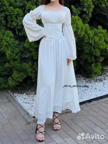 Белое летнее платье