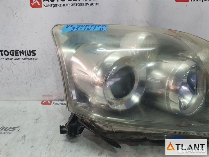 Фара передняя правая toyota avensis