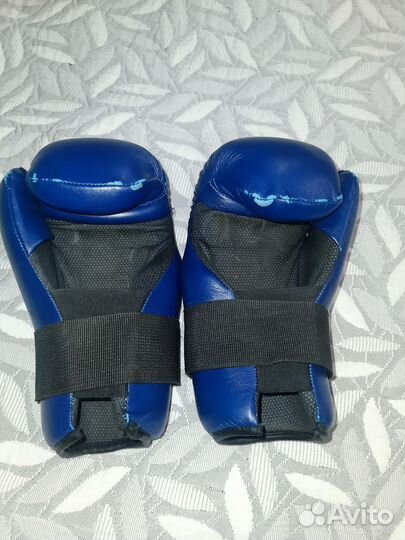 Перчатки для тхэквондо и кикбоксинга