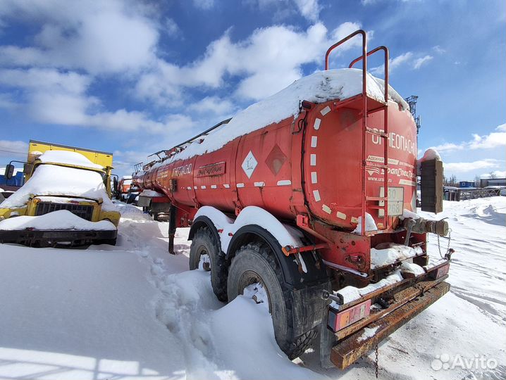 Полуприцеп бензовоз УралСпецТранс 94651 L, 2014