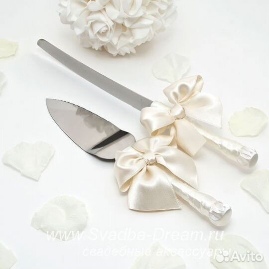 Нож с лопаткой для свадебного торта.Статуэтка.Торт
