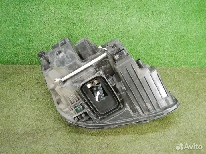 Фара левая Mercedes-Benz E-Class