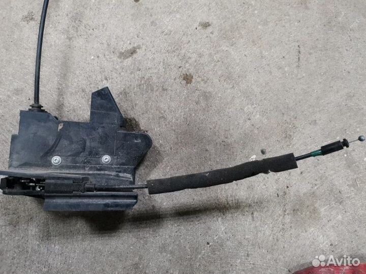 Замок боковой двери задний левый Лада Веста 2018