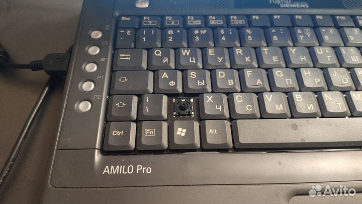 Ноутбук Fujitsu-Siemens amilo Pro V2000D