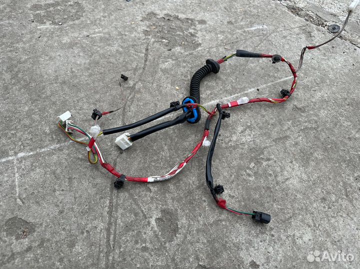 Проводка задней правой двери Suzuki SX-4 Сузуки