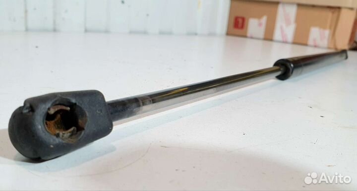 Амортизатор крышки багажника Ford Fusion