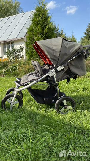 Коляска для двойни bumbleride