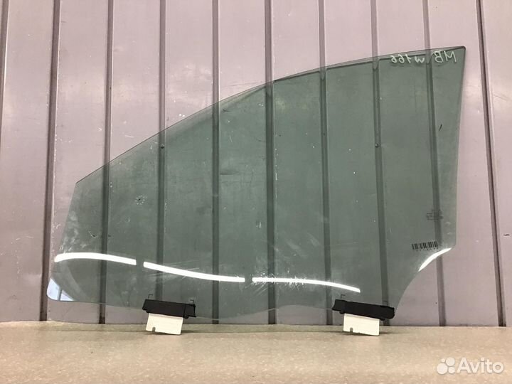 Стекло двери передней правой Mercedes Benz W166 M