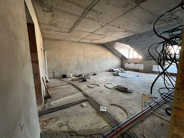 3-к. квартира, 95 м², 6/6 эт.