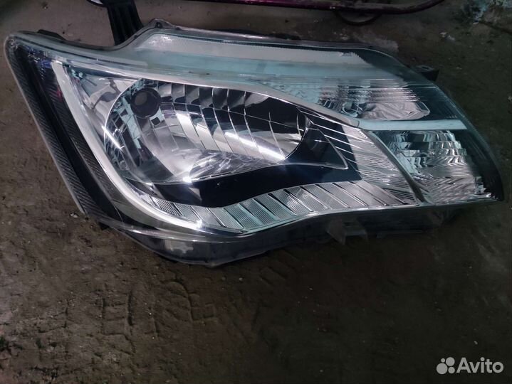 Передняя фара