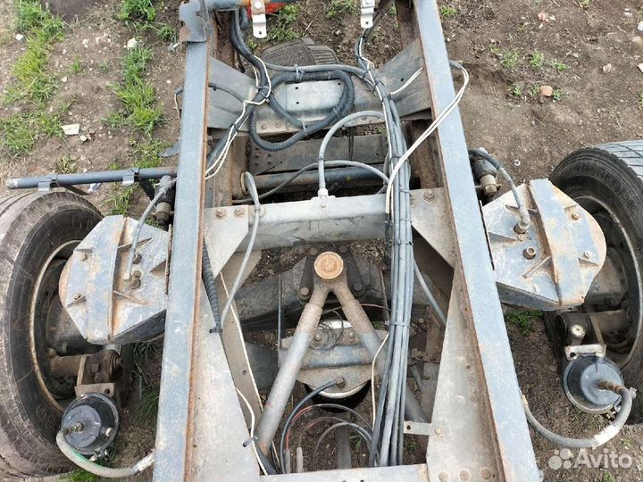 Подьемная ось