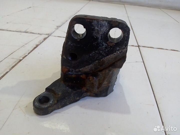 Кронштейн опоры двигателя правый (Lifan X60)
