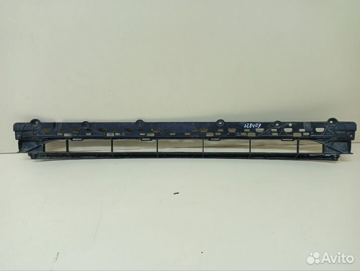 Решетка в бампер центральная Audi Audi Q8 2018