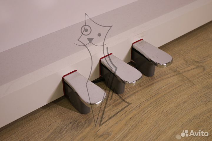 Цифровое пианино белое витринный образец