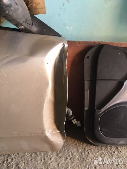 Дверь передняя правая Nissan AD