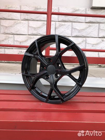 Диски Литые R16 6.5 5*114.3 ET44 d67.1 BL