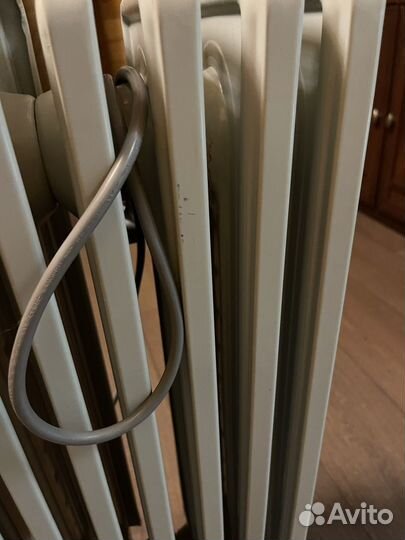 Масляный обогреватель Delonghi KR730715