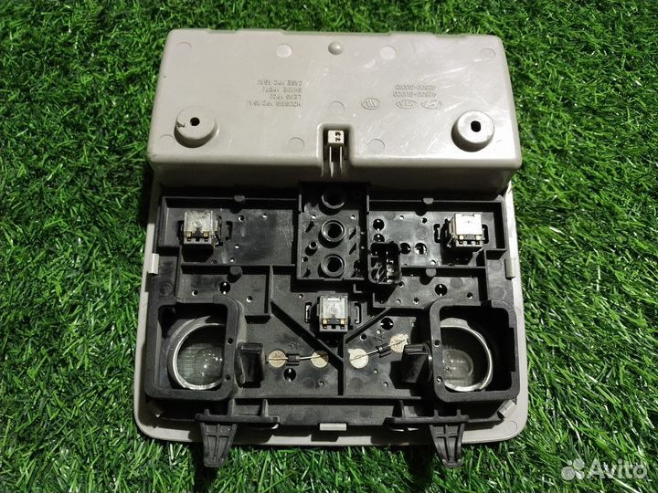 Плафон салона KIA Sportage