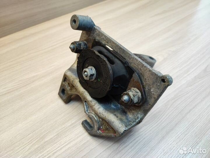 Опора коробки передач LADA X-Ray Cross