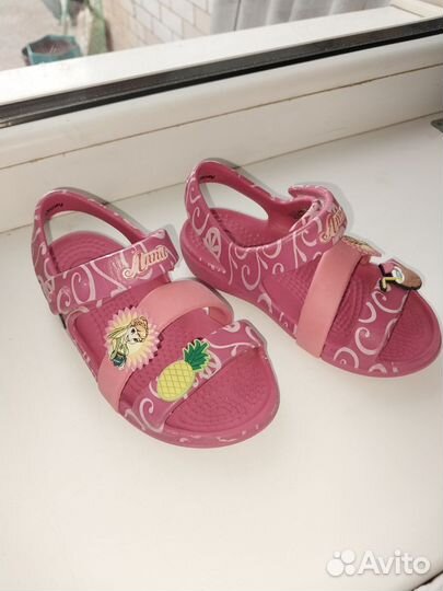 Сандалии crocs С8