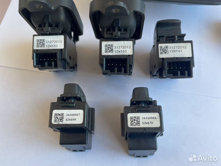 Комплект кнопок салона volvo xc60. Зеленый свет